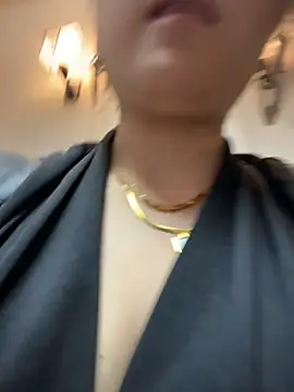 Lola666999 - 户外咖啡厅玩刺激，完成任务露全胸