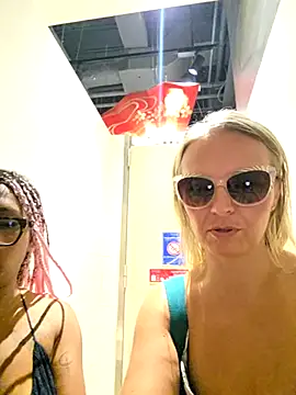 Anvessra - Show Tits