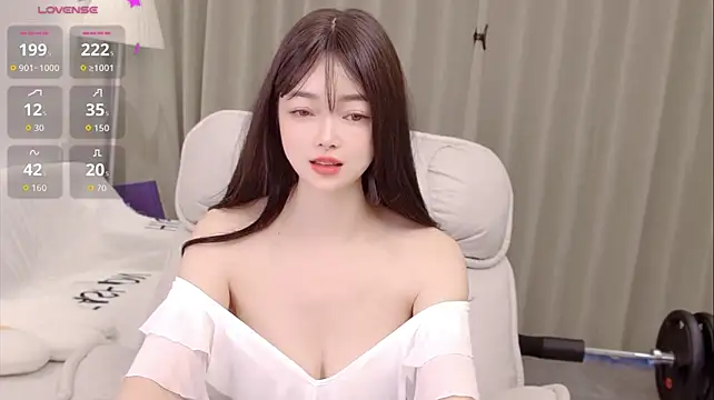 Uikyy1 - 如果老了只剩回忆 我希望是两个亿