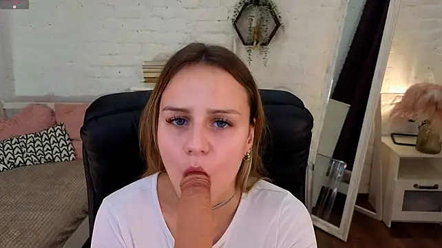 WendyDolie - Tease dildo tongue