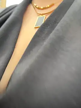 Lola666999 - 户外咖啡厅玩刺激，完成任务露全胸