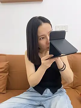 Susu2008 - 裸体站阳台直播10分钟