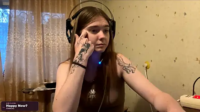 RealMaria - Show my belly