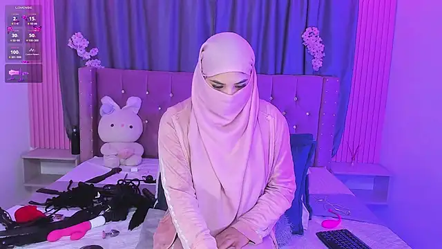 Nayla-Mouna - spank ass twerking