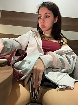 RosieDesire - Glide along wet pussy w finger&suck it🤤