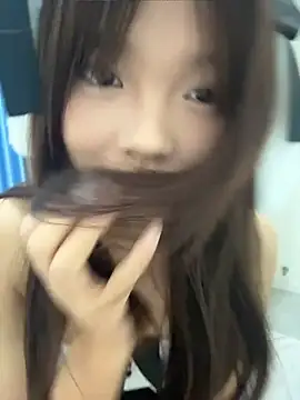 Youbaby-Love - 爸爸帮女儿揉胸