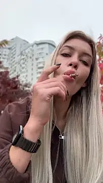 KikiWatson - Show pussy in public 💋💦