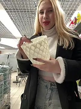 Michelle_lovique - HELP MY PUSSY SQUIRT RIGHT HERE!!!