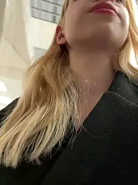 Michelle_lovique - HELP MY PUSSY SQUIRT RIGHT HERE!!!