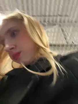 Michelle_lovique - HELP MY PUSSY SQUIRT RIGHT HERE!!!