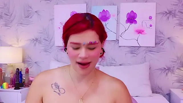CherryTayloor - flashing one’s breasts