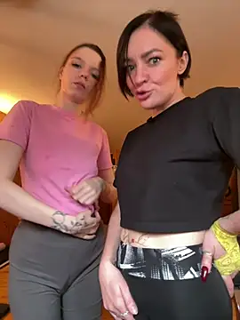 CherryBombs- - PLAY PUSSY IN DOGGY POSE 1 GIRL/LT CHOOS