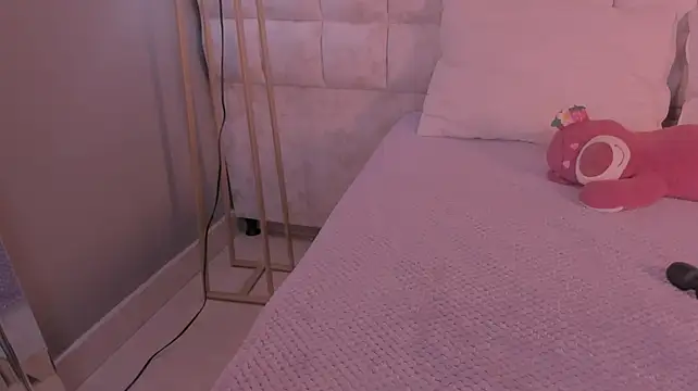 Lea_velle - Oil massage in my sexy boobs