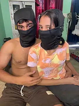Ursamfuck - 4fingers in her pussy👅