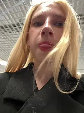 Michelle_lovique - MAKE ME MOAN IN MARKET!!