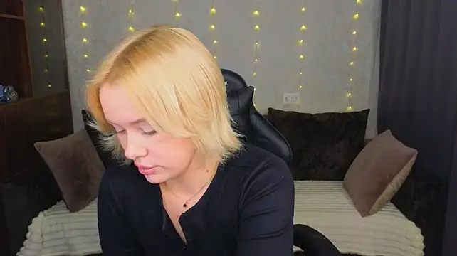 MelissaAvis - massage my amazing tits