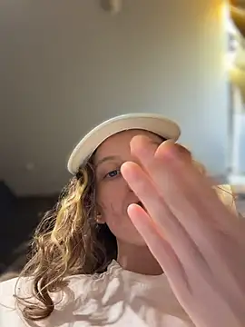 RinaMood - suck finger