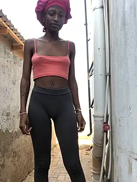 Caramel102004 - Get naked outside