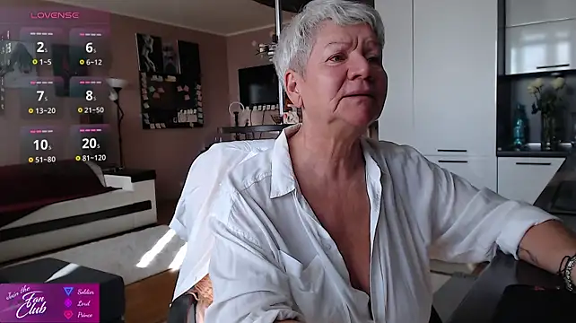 Roxana_brooks - wiggle and squeeze boobs