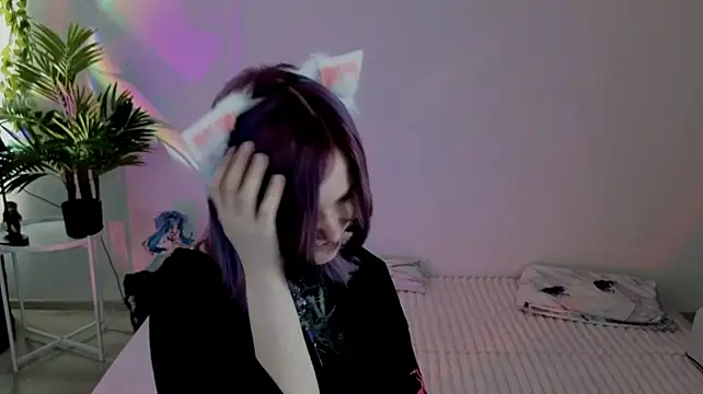 Hikkacat - 🤍 hip tease =^﹏^=