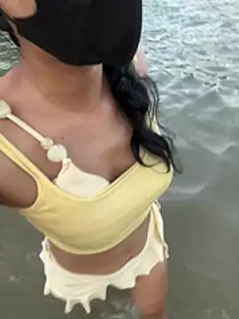 HoneyNana2000 - Let take off my dress🫣 💦💦💦