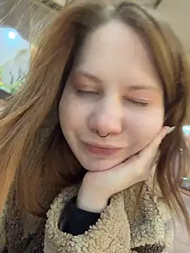 SlavicCandy - camel toe in public hookah (close)