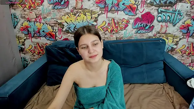 Elle_Ellise - Shake Boobs with Hand Bra