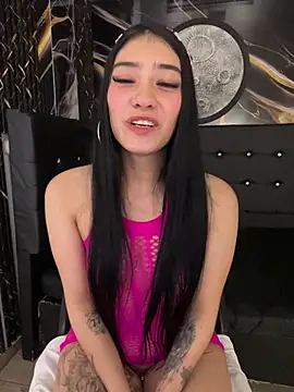 TayylorSexx - style doggy + 3 fingers in pussy