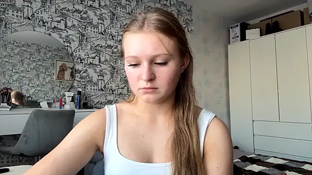 LisFris - Change clothes to more cute and sexy