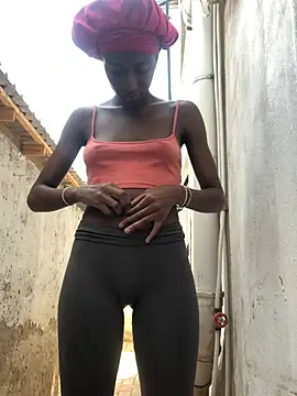 Caramel102004 - Get naked outside