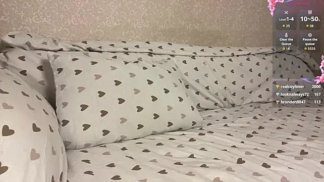 MatthewScheff - Take off my top and add saliva to my tit