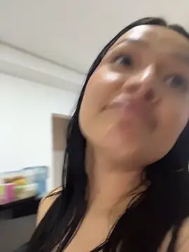 Lola_sweeet18 - flash boobs in your face love