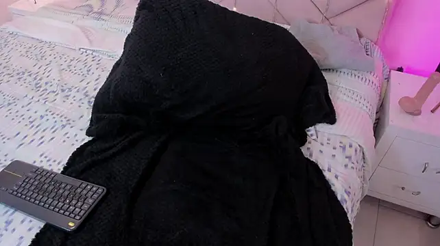 Nina_Thomps - 🌸sexy provocative striptease✨