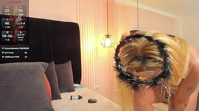 Alana_gloow - DOGGY STYLE WITHOUT PANTIES 😈