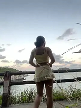 HoneyNana2000 - Let take off my dress🫣 💦💦💦