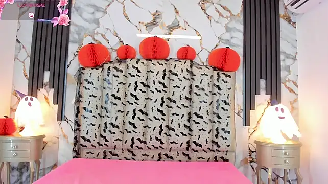 AlanniLane - SUCK NIPPLES🎃
