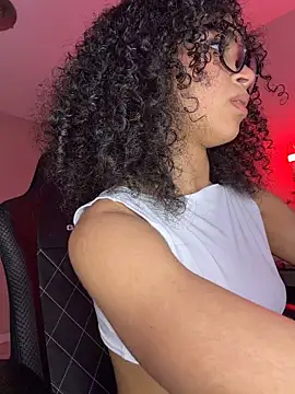 Kiki_hammyy - Pussy play + lil anal play + squirts💦🍑