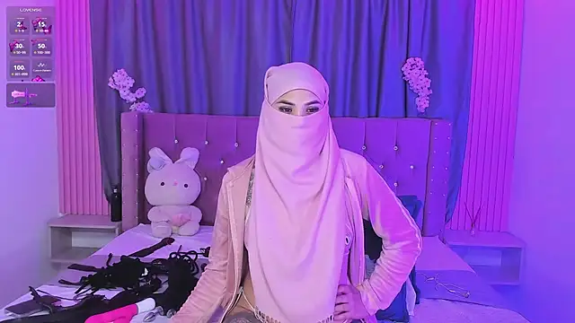 Nayla-Mouna - naked body show oil