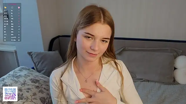 RosamariaBreeding - Lick the camera imagining you👅