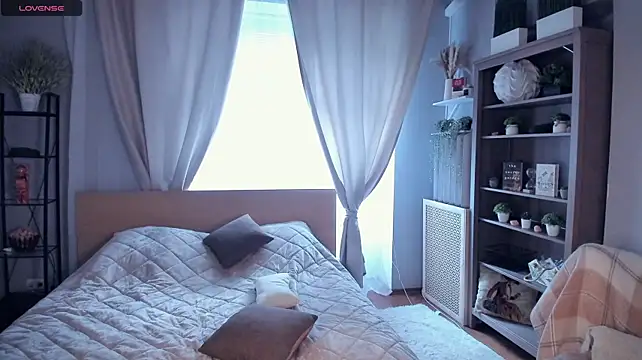 JennetteLubben - stroke my pussy under my panties
