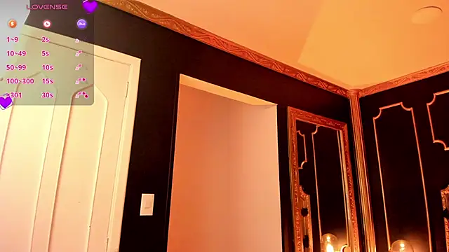 EmaLittle - Flash Pussy + spank
