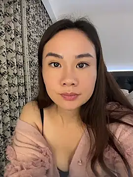 Yioyio-666 - 仿真精液摸胸诱惑2分钟