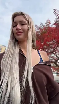 KikiWatson - Show ass hole in public 😍💦