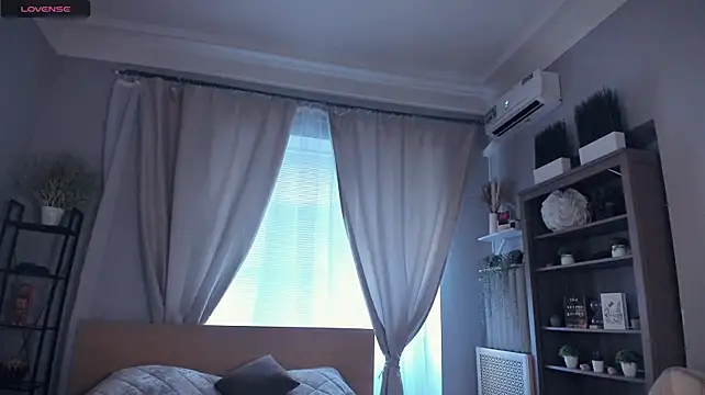 JennetteLubben - stroke my pussy under my panties