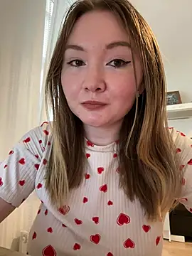 Amalie_Smith - Milk show From the chest