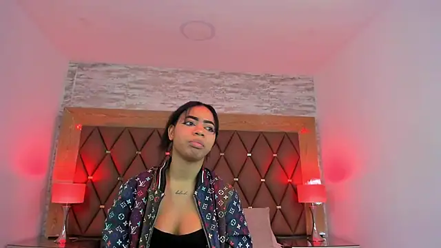 TyraKayne - SHAKE BOOBS