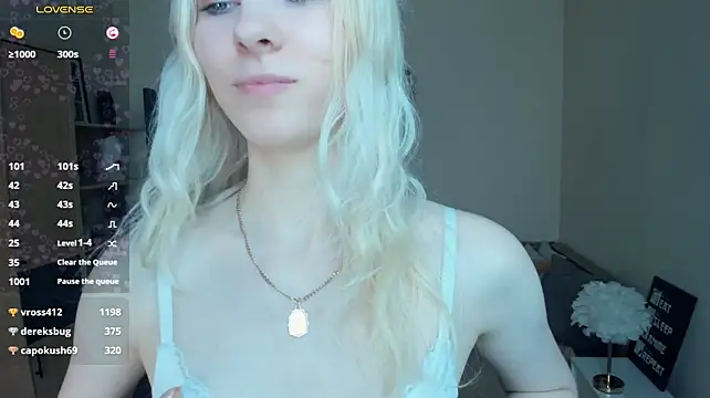 LaynePingitore - flash tits