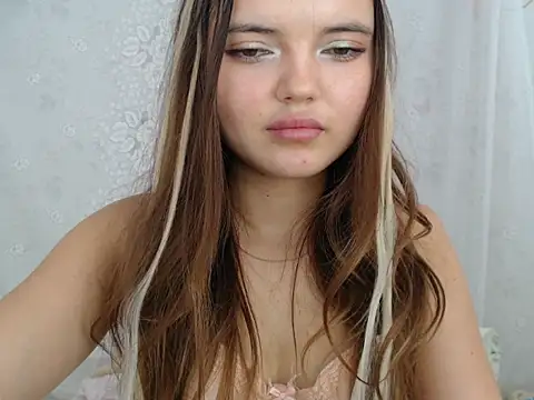 Helena_over - topless for 5 minutes