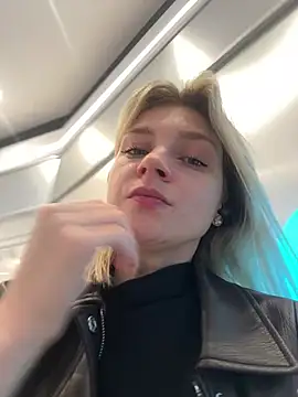 ValenciaShock - AHEGAO+ NAKED BOOBS