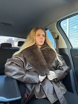 Love_Bri - Make my pussy fucking hot